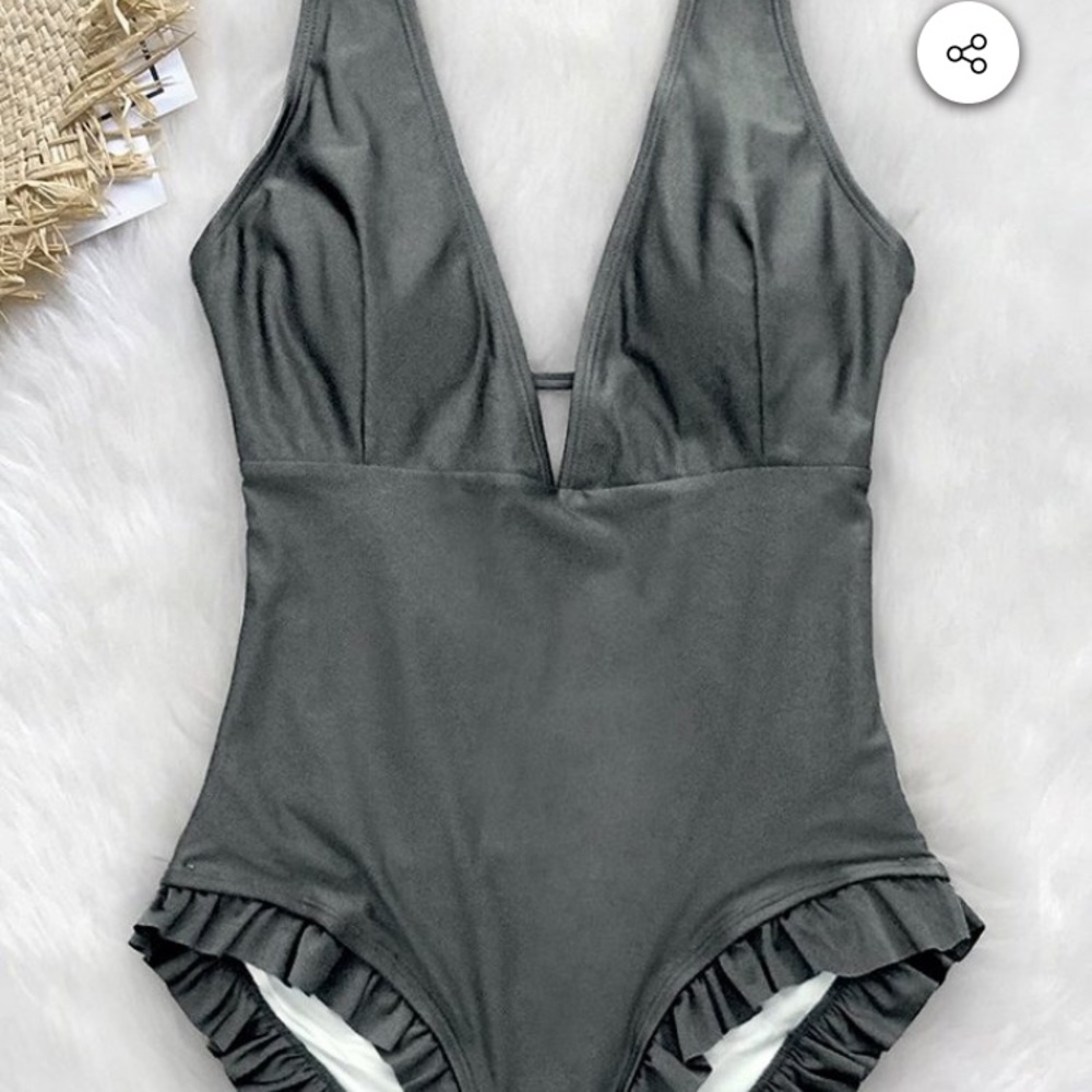 Cup she swimsuit